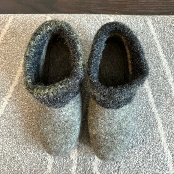 Handmade Gray Felted Wool Ankle Booties - Picture 3 of 7